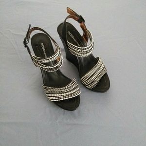 BCBG black&white platform